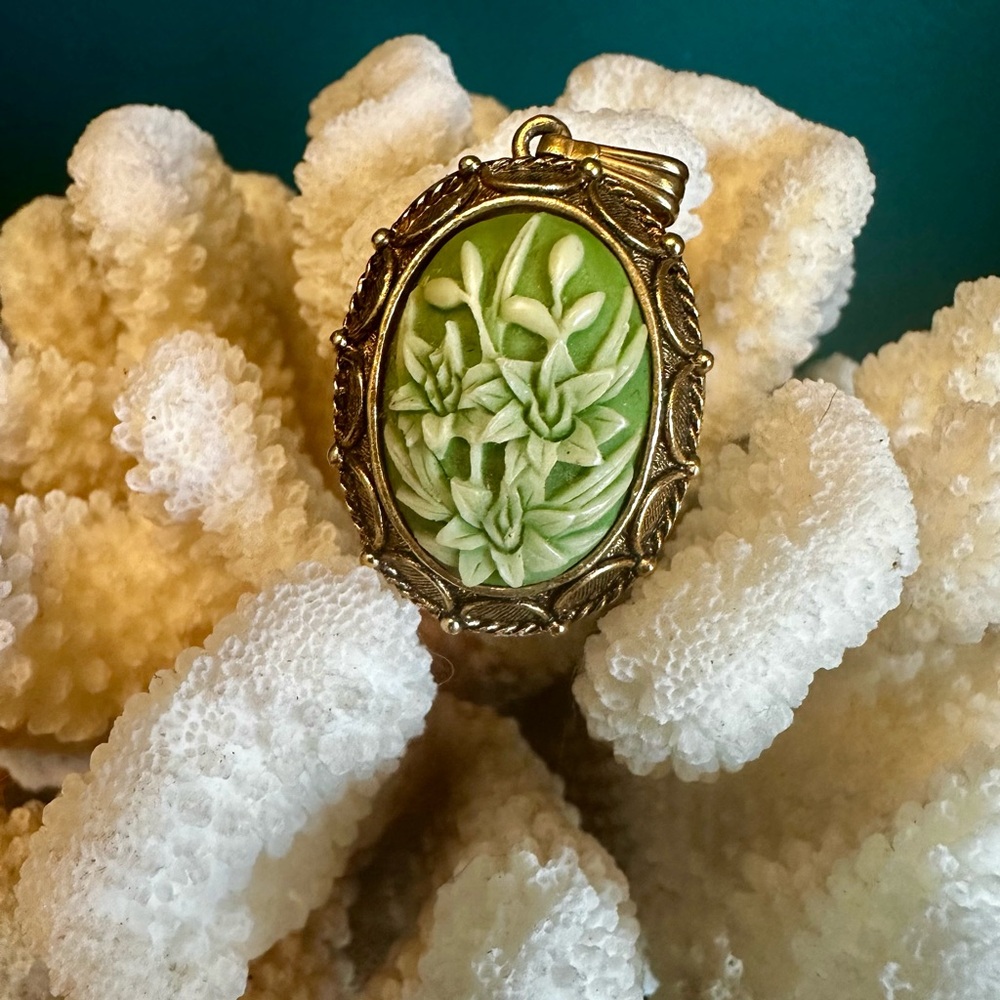 Vintage Vanda U.S.A. Carved Celluloid Perfume / Fragrance Locket Pendant